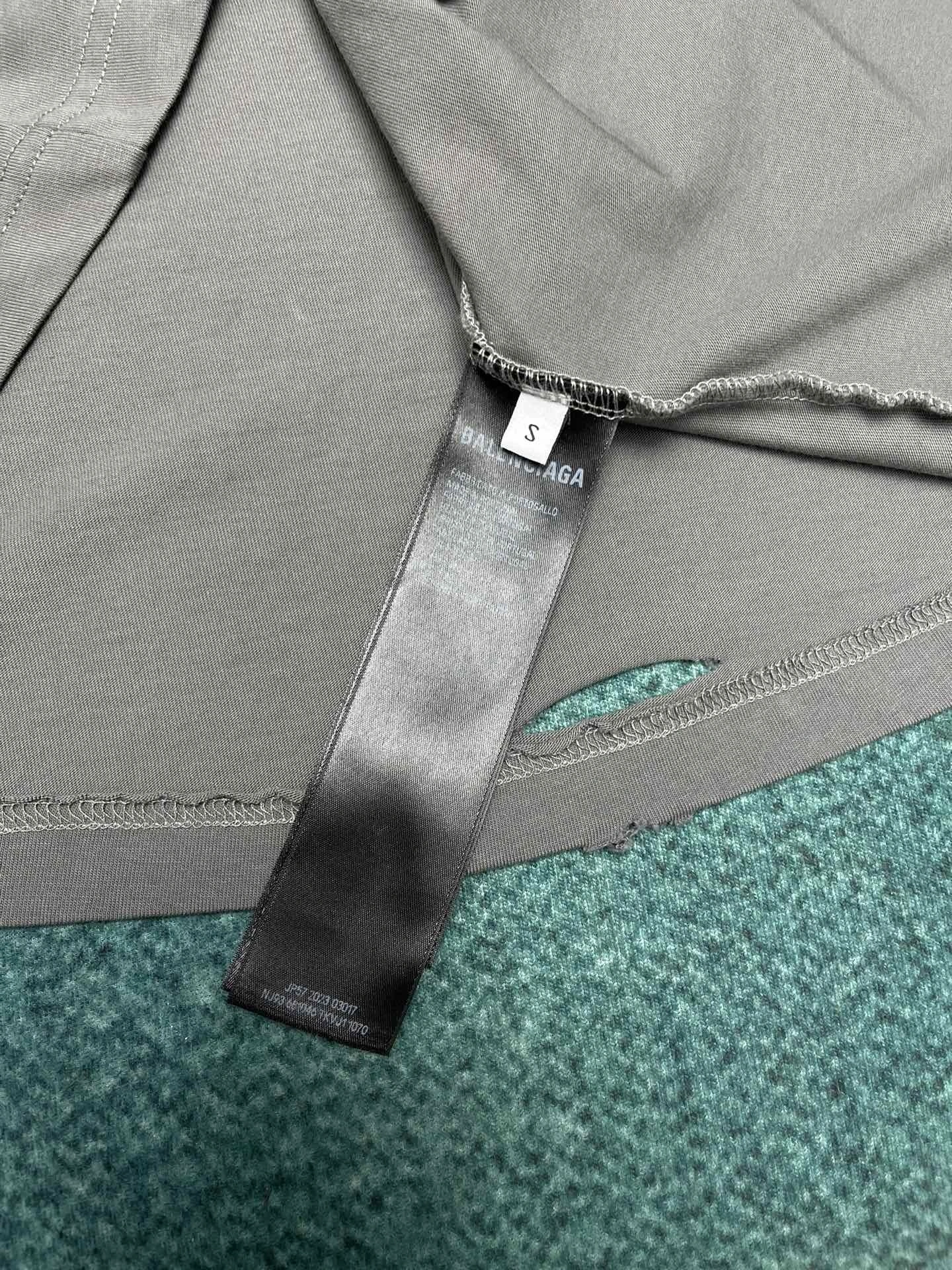 &wg.luxury- 218593i16 Human Being Shifted oversize item:E-F409D2812